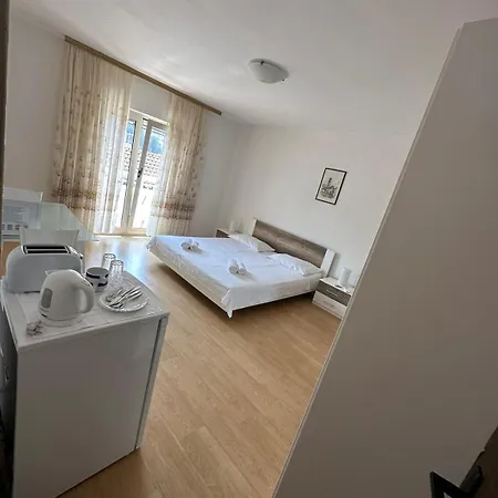 And Velada Hvar Town