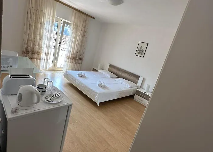 And Velada Hvar Town